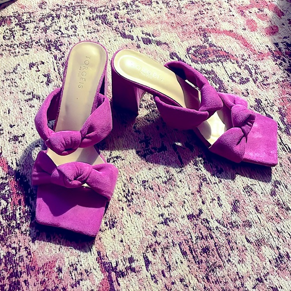 Torgeis New York Velvet/Suede Knotted Slides - Picture 3 of 7